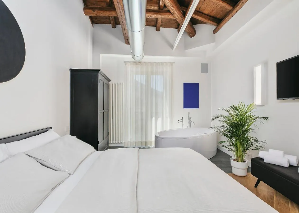 The Silver Lava - A Luxury Boutique Apartment Catania