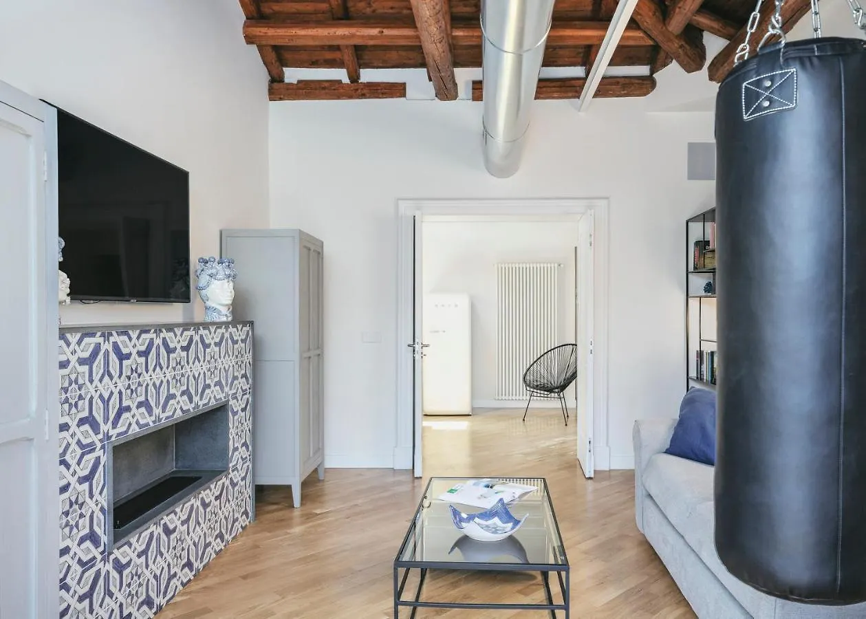The Silver Lava - a luxury boutique apartment Catane