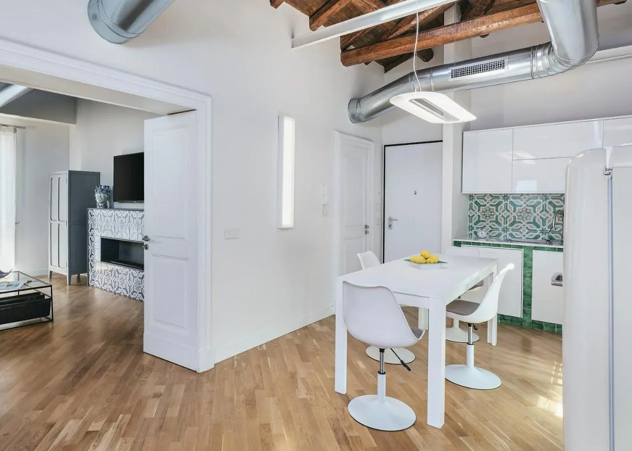 The Silver Lava - A Luxury Boutique Apartment Catania