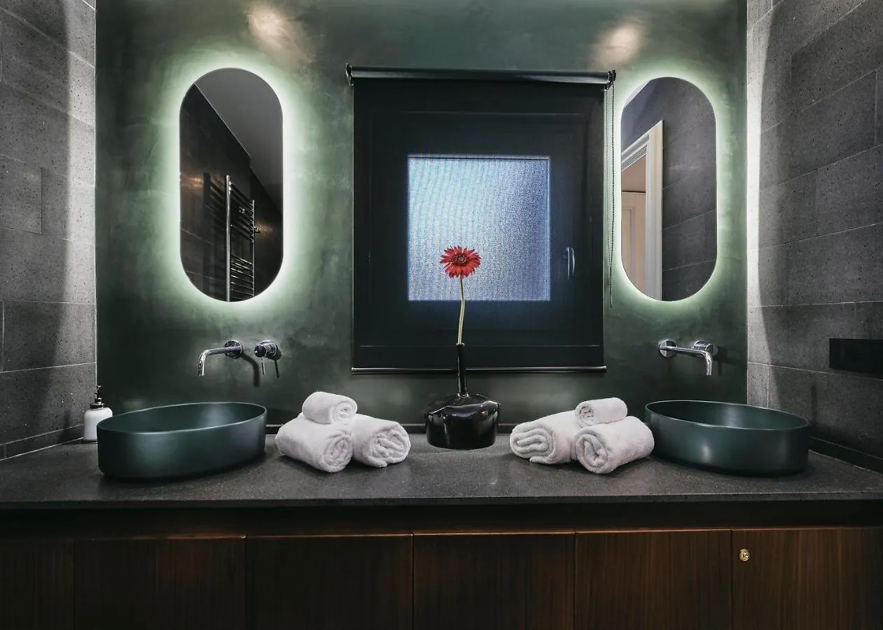 The Silver Lava - a luxury boutique apartment Catane
