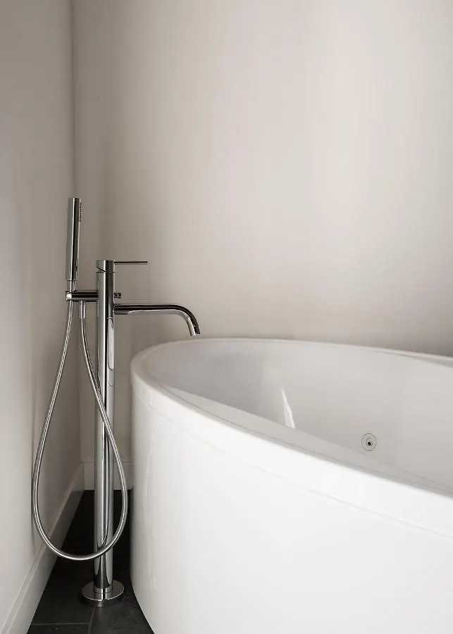 The Silver Lava - a luxury boutique apartment Catane